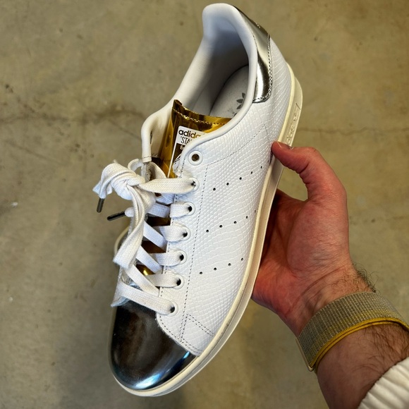 Adidas Sneakers - Picture 1 of 3